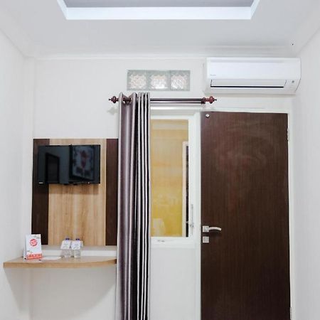 Noura Guest House Syariah Malang Zewnętrze zdjęcie