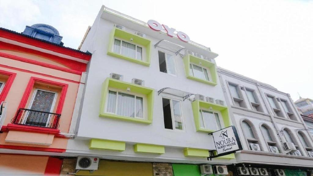 Noura Guest House Syariah Malang Zewnętrze zdjęcie
