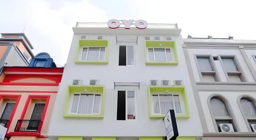 Noura Guest House Syariah Malang Zewnętrze zdjęcie