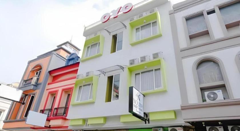 Noura Guest House Syariah Malang Zewnętrze zdjęcie