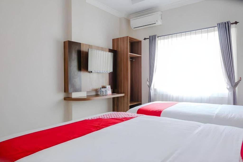 Noura Guest House Syariah Malang Zewnętrze zdjęcie